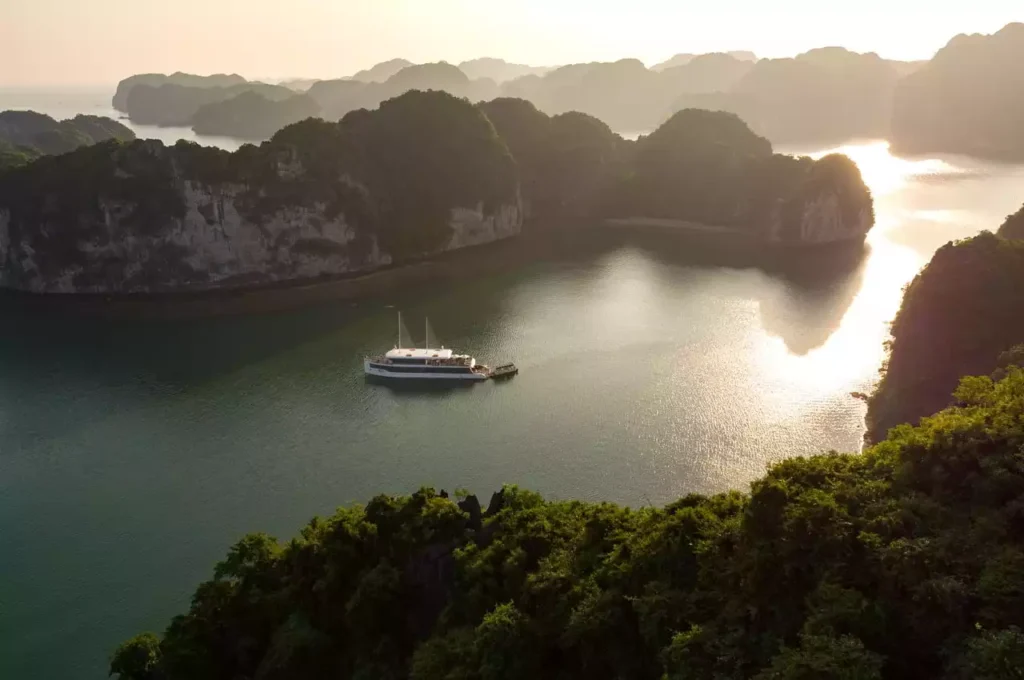 JadeSails Luxury Cruise Day Tour