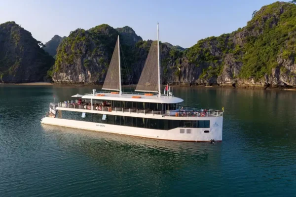 JadeSails Luxury Cruise Day Tour