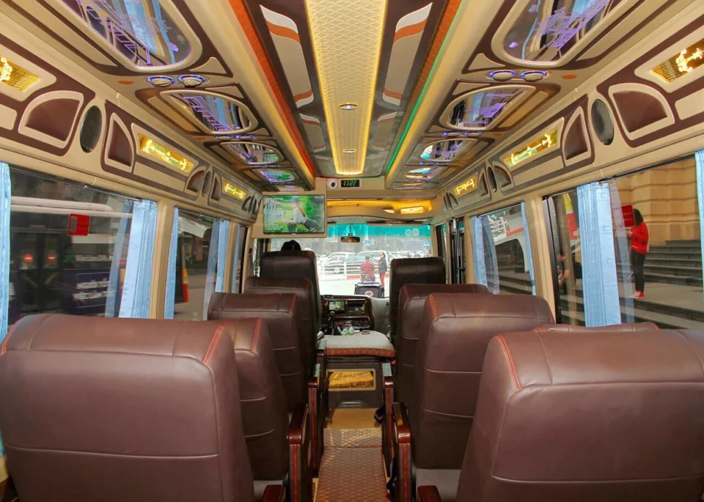 Hanoi to Ha Giang limousine bus
