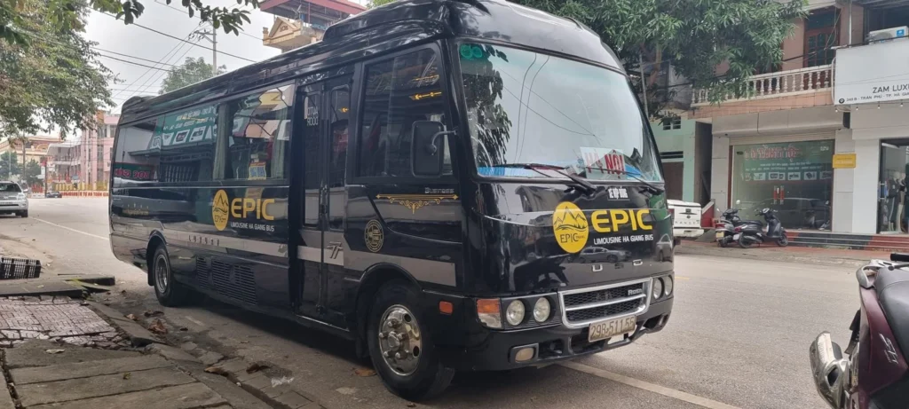 Hanoi to Ha Giang limousine bus