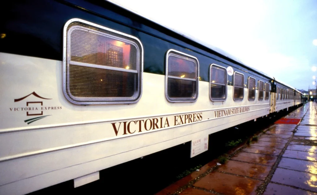 train from hanoi to lao cai sapa