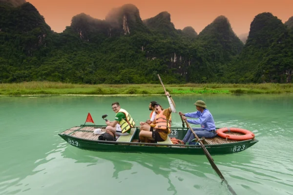 Hoa Lu Citadel - Trang An | Full-day Tour