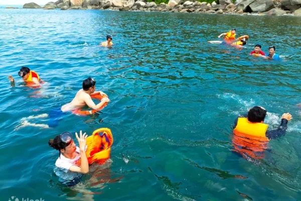 Cham Island Sightseeing and Snorkeling Tour