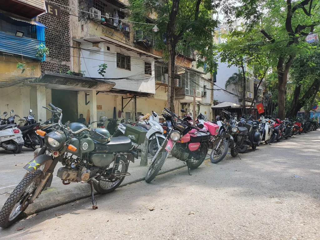Hanoi vintage minsk motorbike tour