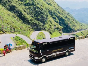 Sapa to Ha Giang Limousine 13-seater bus