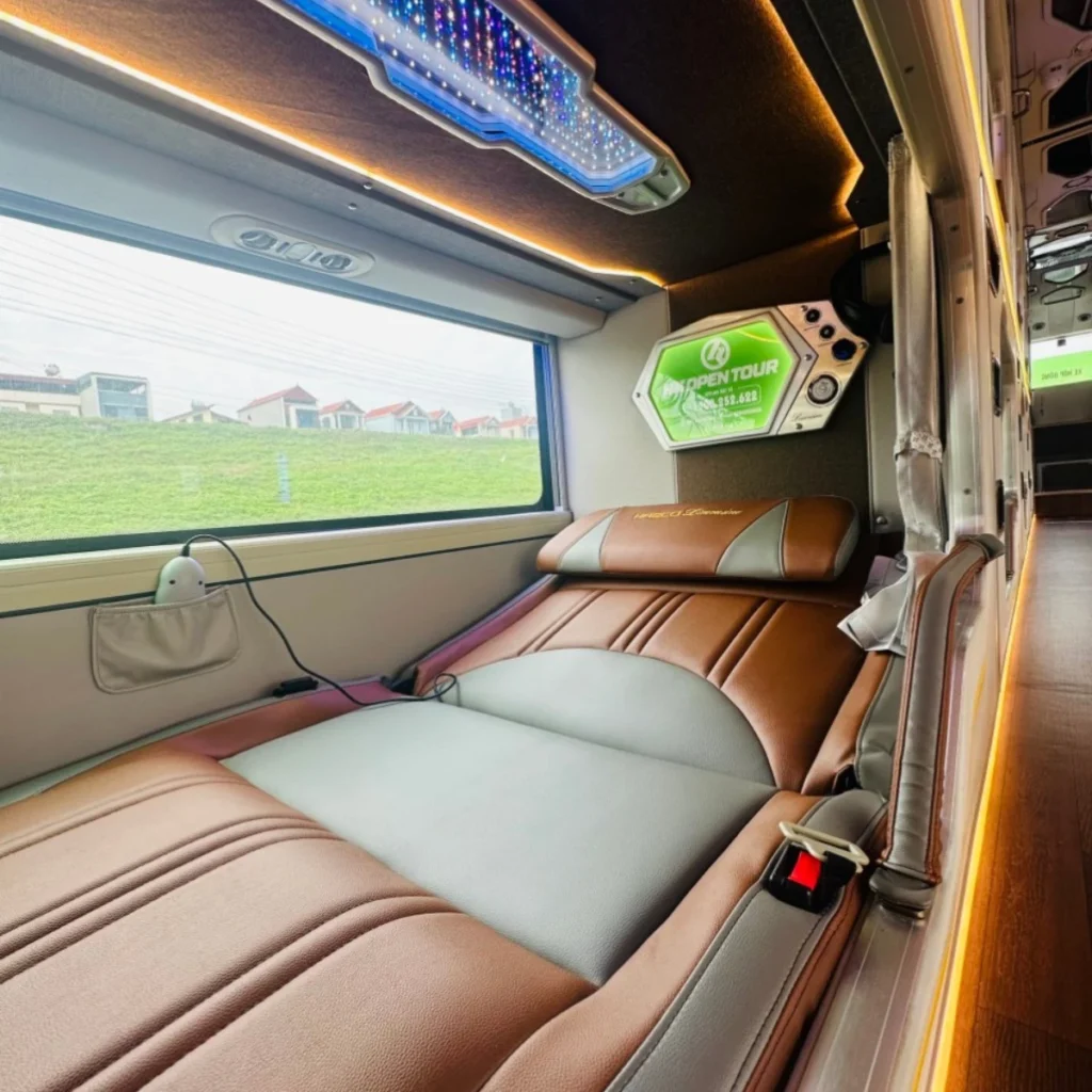Sapa to Ninh Binh VIP cabin bus