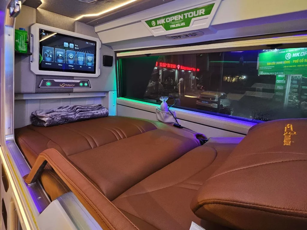 Open bus Hanoi - Phong Nha - Hue - Da Nang - Hoi An Vip Cabin bus