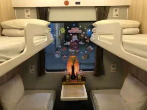tourist train hanoi to hue - da nang