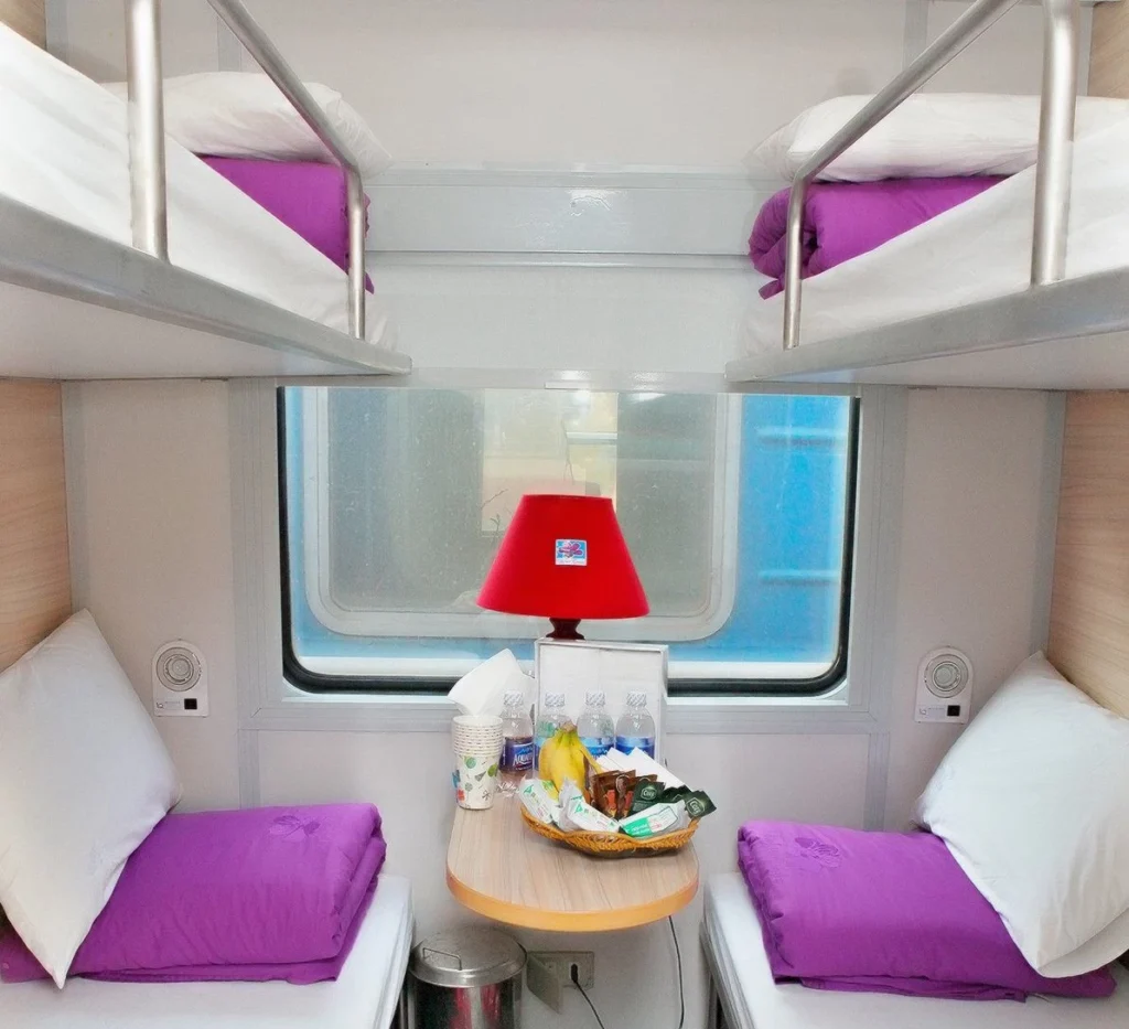 tourist train hanoi to hue - da nang