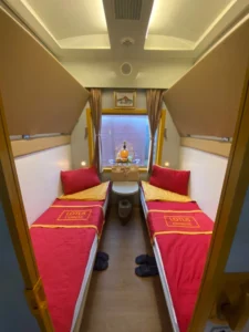 tourist train hanoi to hue - da nang