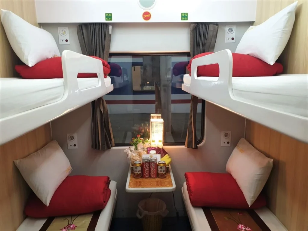 tourist train hanoi to hue - da nang