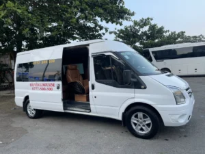 Limousine Van Hue to Da Nang/Hoi An