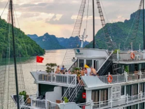 Oasis Bay Party Cruise