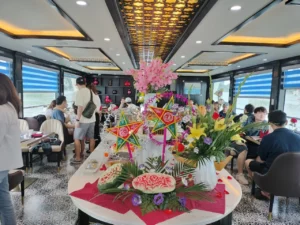 Queen Cruise