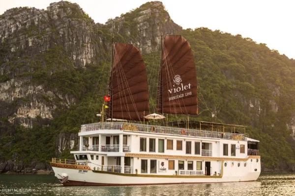 Heritage Line Violet Cruise