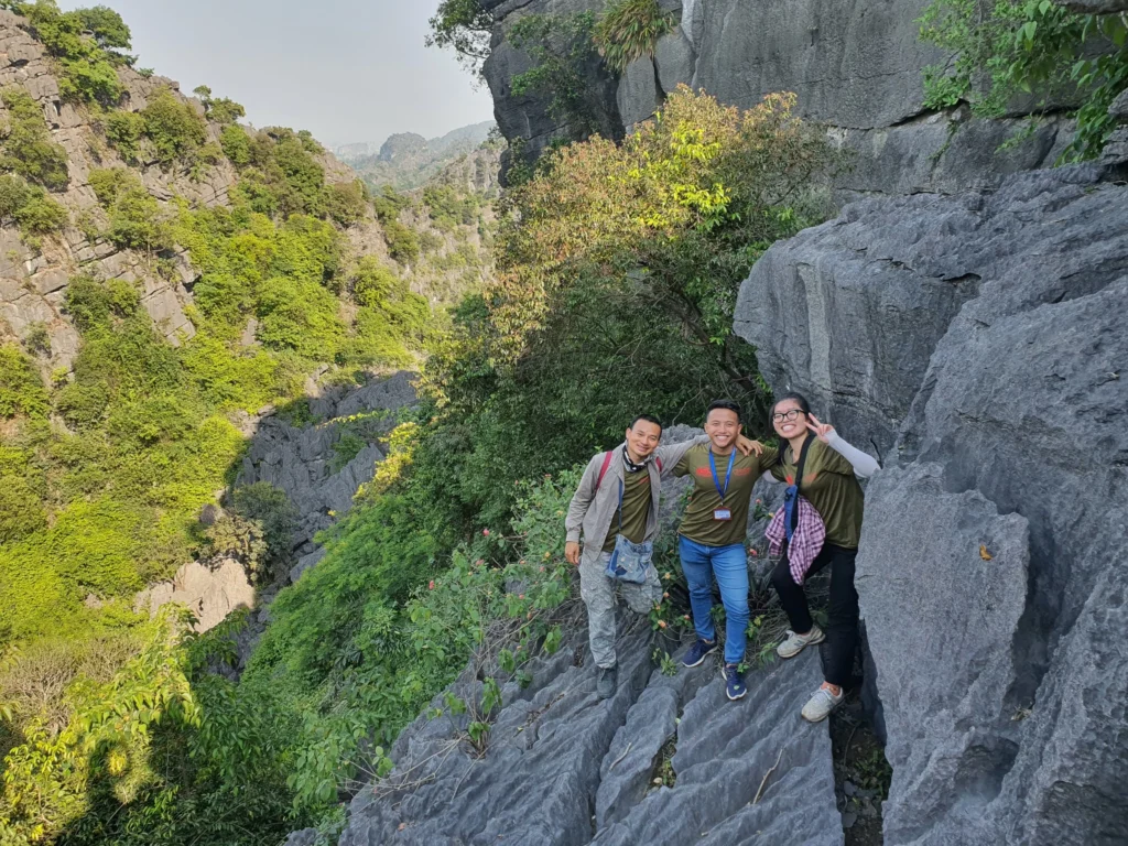 ninh binh jeep vespa tour